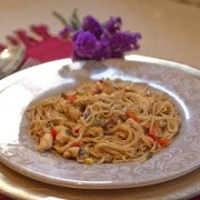 noodles con pollo