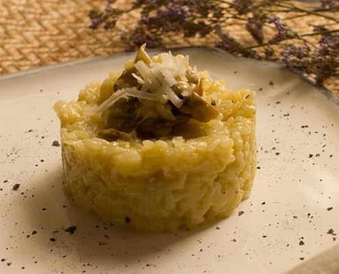 risotto de champiñones y queso parmesano