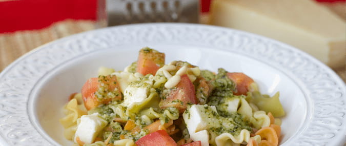 ensalada de pasta al pesto
