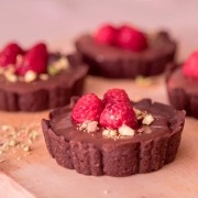 tartaletas de chocolate con frambuesas